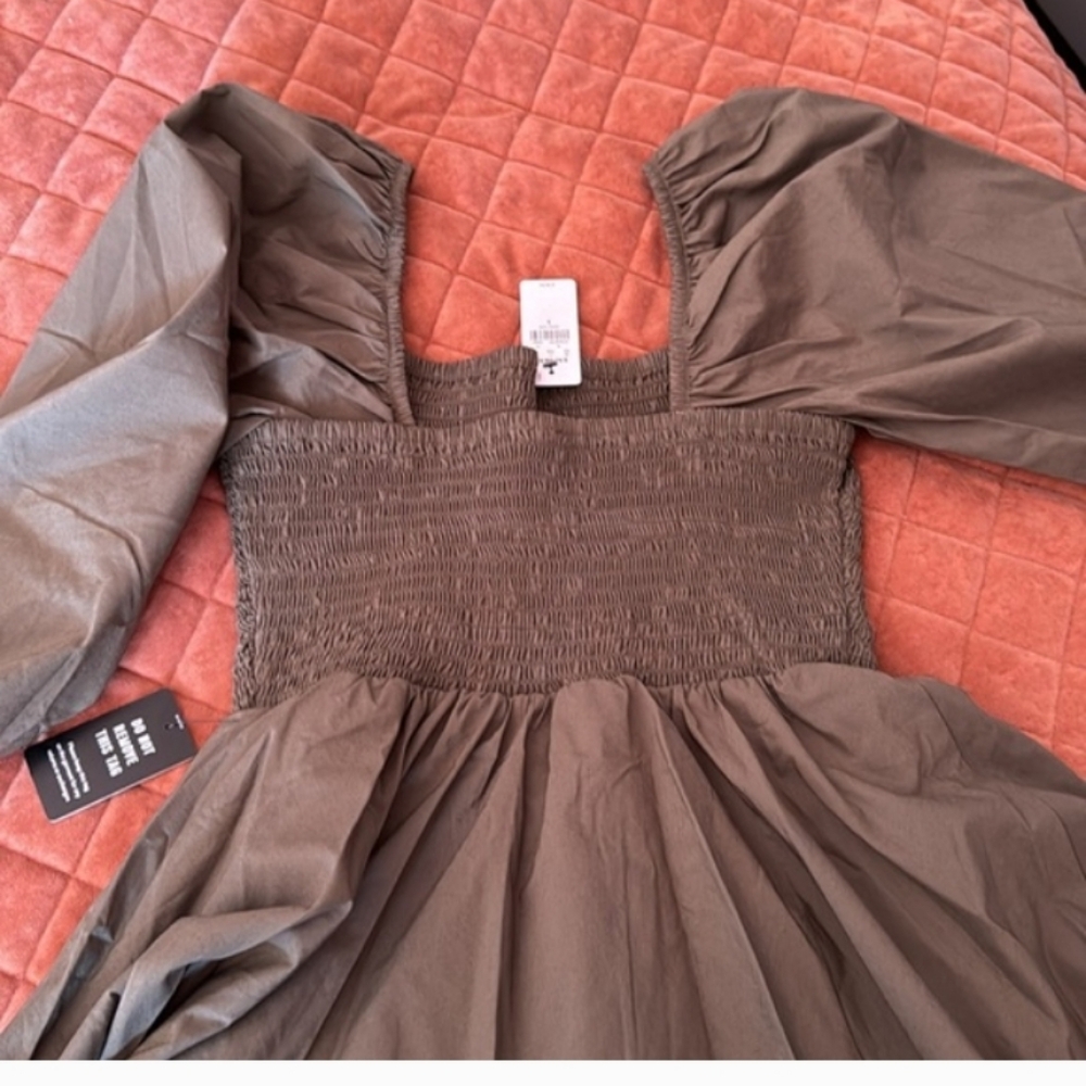 Express Olive green ruffle short detailed romper 24 inches p2p - Picture 2 of 5
